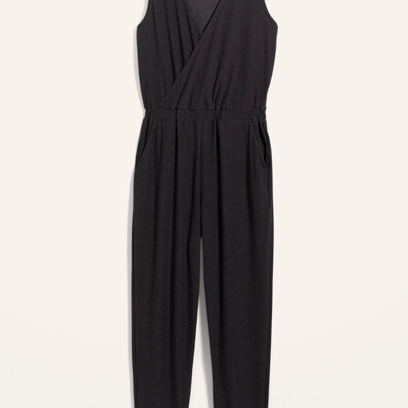 BREATH ON - Sleeveless Black Jumpsuit
Old Navy Active
Size M - Picture 5 of 8